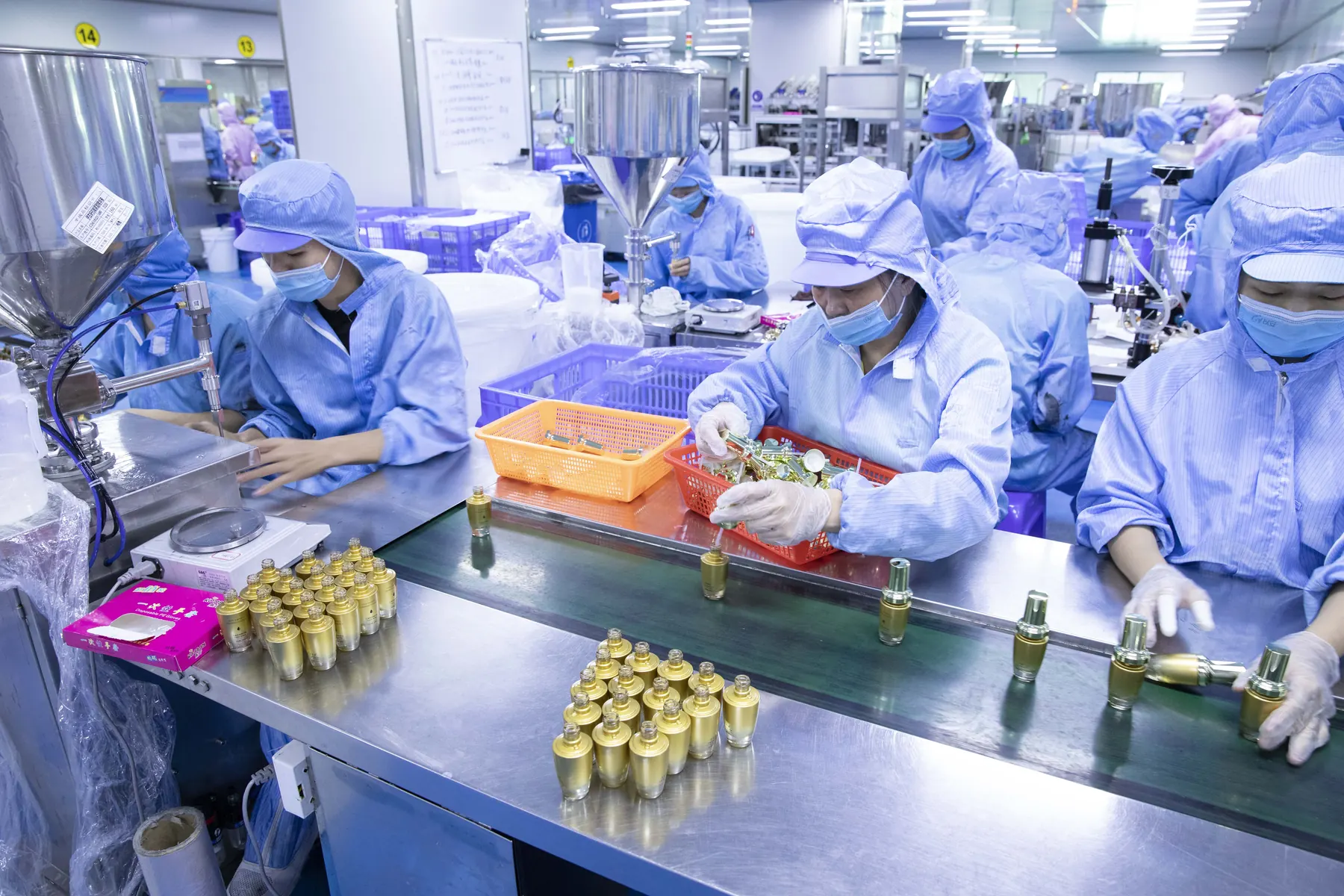 Cosmetics filling and production line